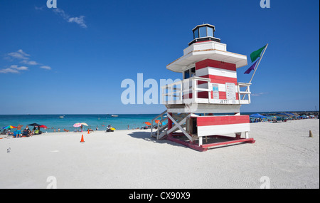 Art-Deco-Stil Rettungsschwimmer-Turm, South Point Park, Miami Beach, Florida, USA. Stockfoto