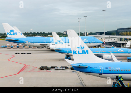 Air France KLM Flugzeuge auf dem Vorfeld des Flughafen Amsterdam Schiphol Stockfoto