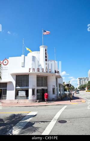 Jerry's Famous Deli, Art-Deco-Gebäude, South Beach, Miami, Florida, USA, Vereinigte Staaten Stockfoto