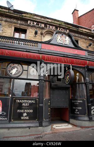 Fliegen Sie im Laib Pub Liverpool UK Stockfoto