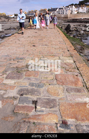 Marazion Cornwall den Gezeiten Causeway verbindet Marazion mit St. Michals Mount bei Ebbe Stockfoto