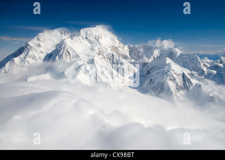 Der Denali Nationalpark in Alaska bietet schöne Berg- und Gletscher-Landschaften aus der Luft. Stockfoto