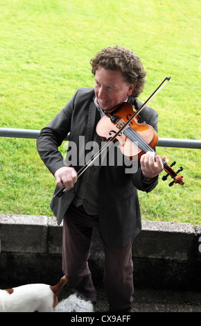 Frankie Gavin, traditionelle irischen Geige Spieler am GAA Gelände, Ballinskelligs, Co Kerry, Irelamd Stockfoto