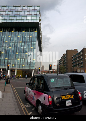 Die Palestra Gebäude gegenüber der u-Bahnstation Southwark, Southwark, London, England, Vereinigtes Königreich Stockfoto