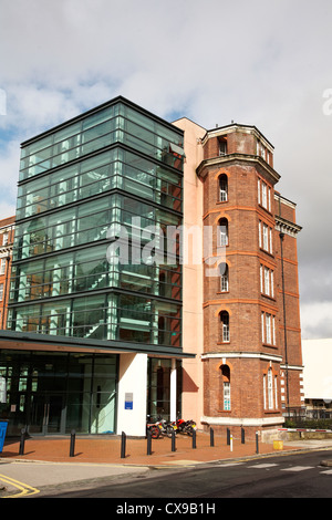 Zeder-Haus, Architektur, Teil der University of Liverpool Merseyside UK gemischt Stockfoto