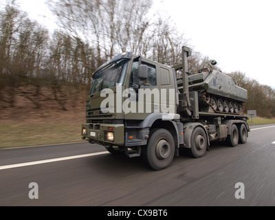 Militärische Iveco LKW EuroTrakker Cursor Stockfoto