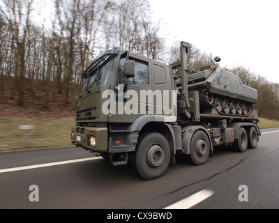 Militärische Iveco LKW EuroTrakker Cursor Stockfoto