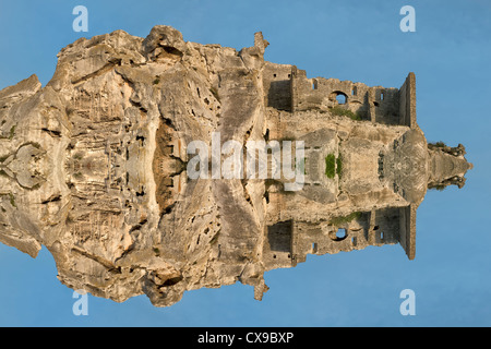 Digitale Komposition Stadt Rorschach-Test mit einem Bild von Les Baux de Provence, Bouches du Rhône, Provence, Frankreich Stockfoto