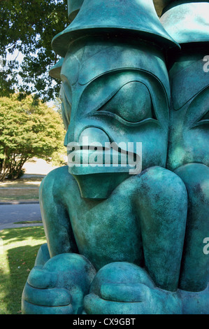 Drei Wächter Haida Bronzeskulptur von Jim Hart, Vancouver, BC, Kanada Stockfoto