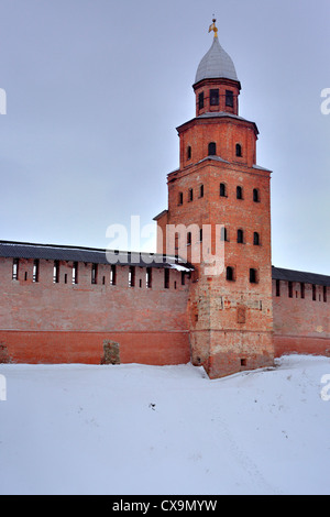 Mauern und Türme der Nowgoroder Kreml, Weliki Nowgorod, Nowgorod, Russland Stockfoto