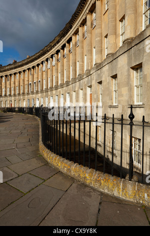 Das Royal Crescent, Bad. VEREINIGTES KÖNIGREICH. Stockfoto