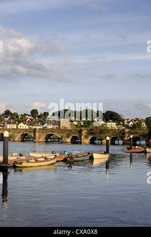 Die Partnerstädte von Killaloe und Ballina am Shannon am südlichen Punkt des Lough Derg, Irland Stockfoto