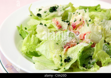 Nahaufnahme von frischem Salat Stockfoto