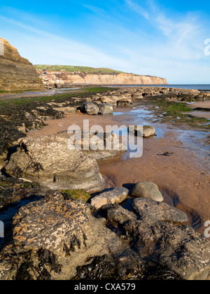 Der Strand von Boggle Loch in der Nähe von Robin Hoods Bay auf dem Cleveland Weg und der Küste von North Yorkshire England UK Stockfoto