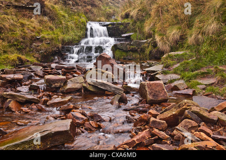 Die Fließgewässer im Nether Norden gewinnen im Peak District. Stockfoto