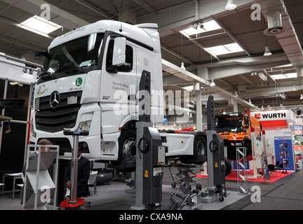 Mercedes Benz Actros LKW auf der Internationalen Automobilausstellung für Nutzfahrzeuge Stockfoto