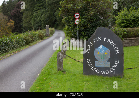 Plas Tan y Bwlch, Snowdonia-Nationalpark-Lernzentrum, Willkommen Schild Stockfoto