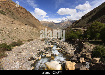 Ein Blick auf den afghanischen Hindukusch-Gebirge aus Tadschikistan über den Wakhan-Tal Stockfoto