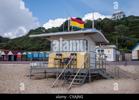 Bournemouth, RNLI Strand Rettungsschwimmer Station West Beach, Dorset, England, UK. Europa Stockfoto