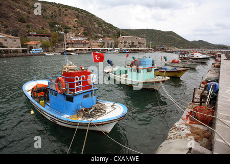 Assos, Angelboote/Fischerboote im Hafen Stockfoto