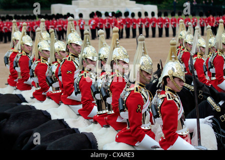 Soldaten beim Trooping die Farbe 2012, die Queen Geburtstag Parade, Horse Guards, Whitehall, London, England, Vereinigtes Königreich Stockfoto