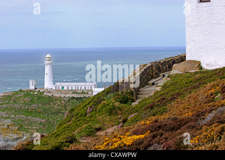 South Stack (Ynys Lawd), eine Insel gelegen direkt an der Heiligen Insel an der Küste von Anglesey, Wales, Vereinigtes Königreich Stockfoto