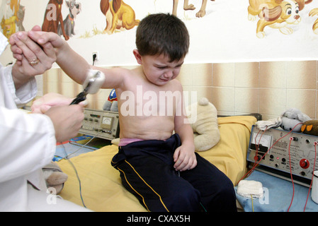 Kinder neurologische Rehabilitation Klinik Baile Stockfoto