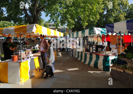 Samstag Bauernmarkt, Duke of York Square, Königsweg, Chelsea, London, England, Vereinigtes Königreich, Europa Stockfoto