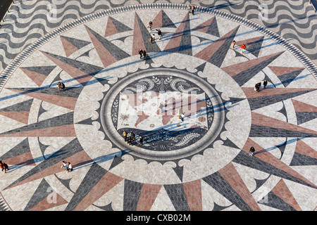 Pflaster-Karte, die Routen der portugiesische Entdecker unter Denkmal der Entdeckungen, Belem, Lissabon, Portugal, Europa Stockfoto