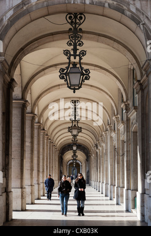 Arcade am Praça Comercio, Baixa, Lissabon, Portugal, Europa Stockfoto