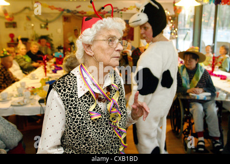 Seniorenbetreuung in Priessnitzhaus Stockfoto