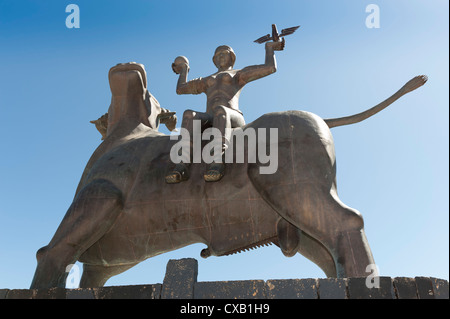 Skulptur von Europa sitzt auf einem Stier, Agios Nikolaos, Kreta, Griechenland Stockfoto