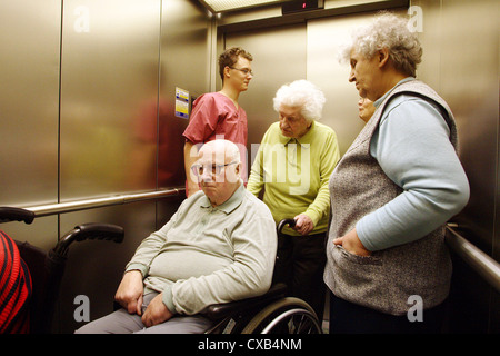 Seniorenbetreuung in Priessnitzhaus Stockfoto