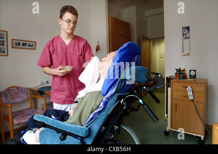 Seniorenbetreuung in Priessnitzhaus Stockfoto