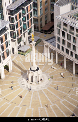 Ansicht der Paternoster Square und Spalte, die goldene Galerie, St. Pauls Cathedral City von London, London, England entnommen Stockfoto