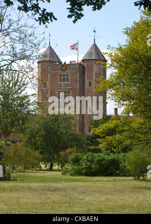 Elizabethan Turm auf Sissinghurst Castle, Sissinghurst, Kent, England, Vereinigtes Königreich, Europa Stockfoto