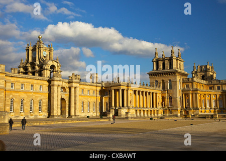 UNESCO World Heritage Site, Great Court von Blenheim Palace, Woodstock, Oxfordshire, England, Vereinigtes Königreich, Europa Stockfoto