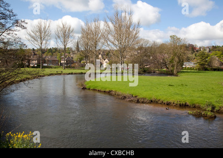 Wye River und die Stadt, Bakewell, Derbyshire, England, Vereinigtes Königreich, Europa Stockfoto