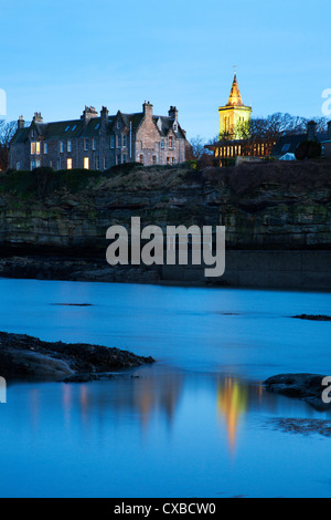 St. Andrews in der Abenddämmerung aus Doo Craigs, Fife, Schottland, Vereinigtes Königreich, Europa Stockfoto