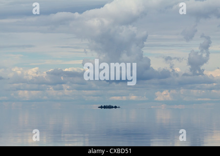 Lake Võrtsjärv, Sonnenuntergang, Wolke, Wolken, Spiegelung, Schatten, Wasser, See, abends, still, ruhig, Insel, Tondisaar, Stockfoto