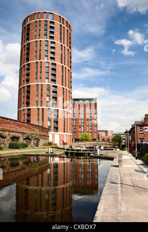 Büro Schloss an der Leeds and Liverpool Canal am Getreidespeicher Wharf, Leeds, West Yorkshire, Yorkshire, England, Vereinigtes Königreich, Europa Stockfoto