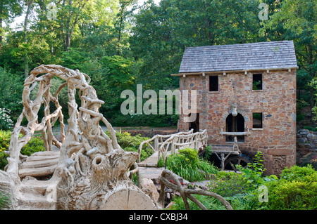 Arkansas, North Little Rock, The Old Mill im T.R. Pugh Memorial Park, Replik eines 1830er Jahren Wasser angetrieben Grist mill Stockfoto