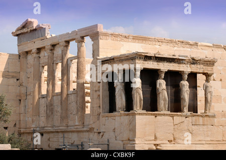 Das Erechtheion Tempels mit der Vorhalle die Karyatiden auf der Akropolis in Athen, Griechenland Stockfoto