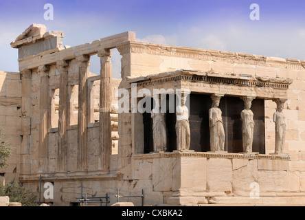 Das Erechtheion Tempels mit der Vorhalle die Karyatiden auf der Akropolis in Athen, Griechenland Stockfoto