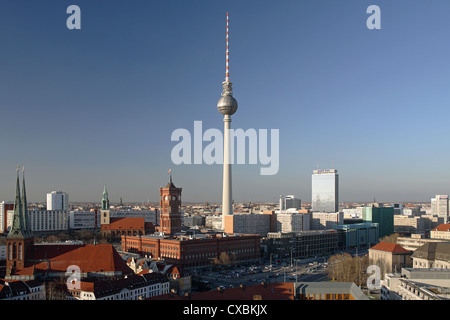 Fernsehturm, Nikolaikirche, Rotes Rathaus, Park Inn Hotel Stockfoto