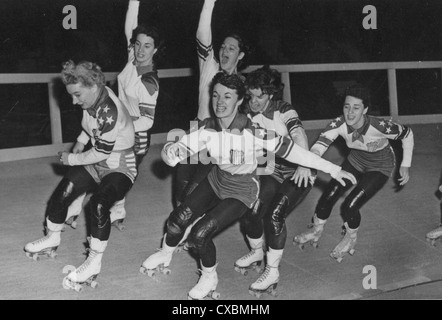 ROLLER DERBY Harringay Arena, London, 1953 mit einer der amerikanischen teams Stockfoto