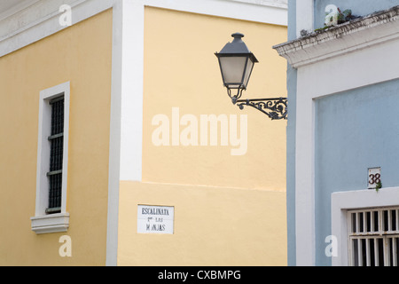 Kolonialbauten in alte Stadt von San Juan, Puerto Rico Island, West Indies, Vereinigte Staaten von Amerika, Mittelamerika Stockfoto