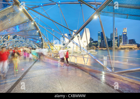 Die Helix-Brücke und Marina Bay Sands, Marina Bay, Singapur, Südostasien, Asien Stockfoto