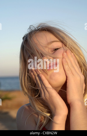 Safaga, macht eine Mädchen Gesichter Stockfoto