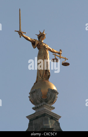 Waage der Gerechtigkeit, zentralen Strafgerichtshof Old Bailey, London, England, Vereinigtes Königreich, Europa Stockfoto